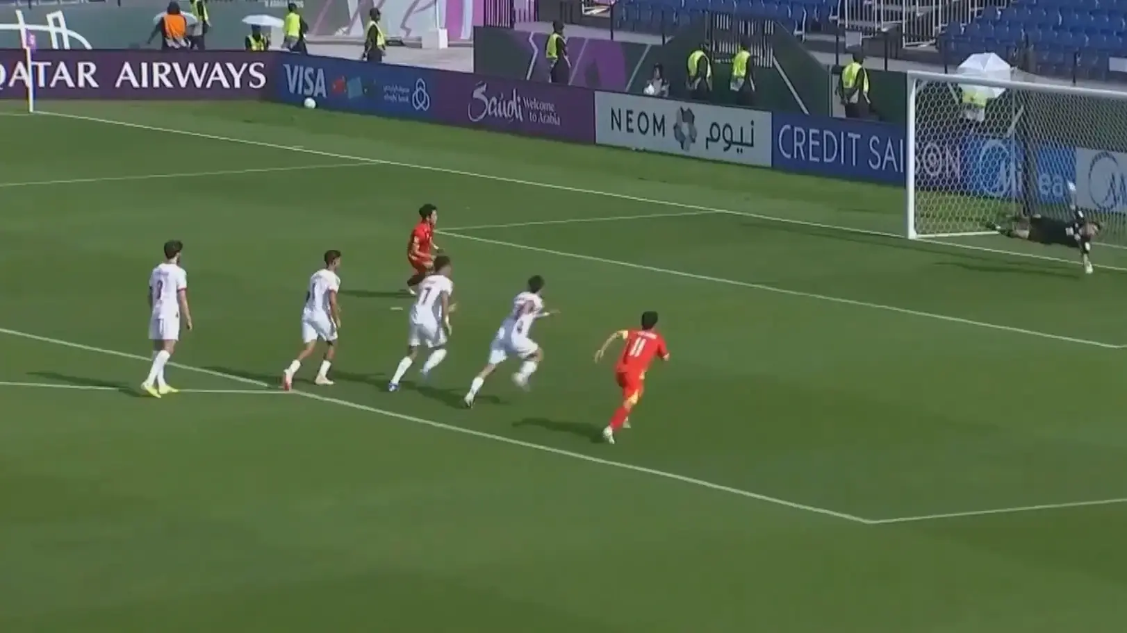 U23 Việt Nam tạo địa chấn trong ngày ra quân